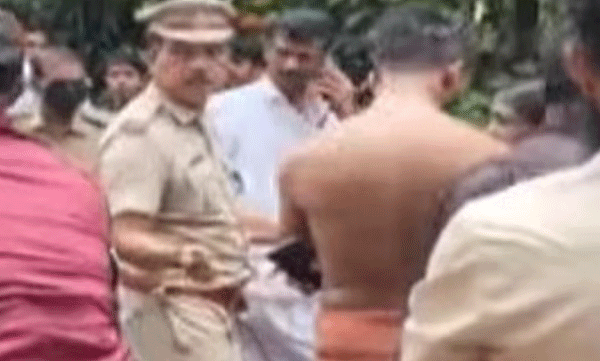 കോഴിഫാമിലെ വൈദ്യുത വേലിയിൽ നിന്ന് ഷോക്കേറ്റു; ഇതര സംസ്ഥാന തൊഴിലാളികളായ ദമ്പതികൾക്ക് ദാരുണാന്ത്യം
