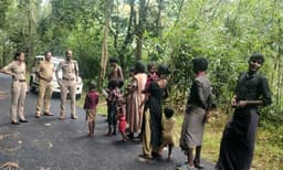 ഓണസദ്യ ക്ഷണിക്കാനെത്തി; കേട്ടത്‌ സങ്കടക്കഥ, സഹായവുമായി പോലീസ്‌ 