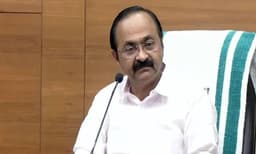 പുതിയ ജില്ലകള്‍ വരുന്നു: ഡീലിമിറ്റേഷന്‍ കമ്മിഷനെ നിയോഗിക്കും: മുഖ്യമന്ത്രി