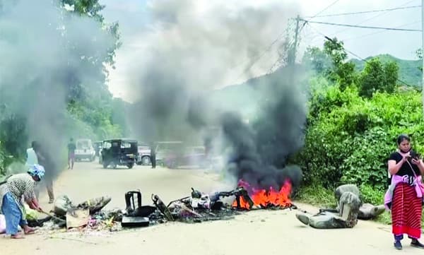 മണിപ്പൂരില്‍ വീണ്ടും സംഘര്‍ഷാവസ്‌ഥ , പൗരത്വ രജിസ്‌റ്റര്‍ പൂര്‍ത്തിയാക്കാതെ സെന്‍സസ്‌