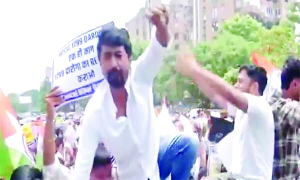 ബിഹാറിലും പരീക്ഷാ വിവാദം; മാര്‍ച്ചുമായി ഉദ്യോഗാര്‍ഥികള്‍