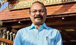 പി. എസ്. പ്രശാന്തിന് തലച്ചോറില്‍ രക്തസ്രാവം ; ആരോഗ്യനില വഷളായതിനെ തുടർന്ന് ആശുപത്രിയിൽ പ്രവേശിപ്പിച്ചു