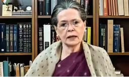 മാറ്റങ്ങൾ അനുവദിച്ചില്ല; സോണിയ ഗാന്ധിയുടെ ഓർമ്മക്കുറിപ്പ് ഇന്ത്യയിൽ പ്രസിദ്ധീകരിക്കില്ലെന്ന് പെൻഗ്വിൻ