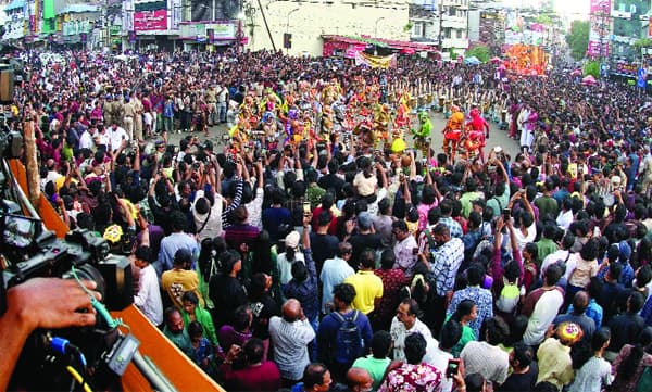 കളറായി പുലികള്‍; തിമര്‍പ്പില്‍ നഗരം