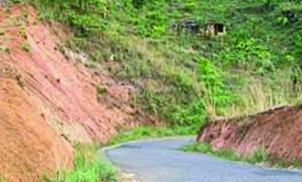 പാല്‍ചുരം വഴി വയനാട്ടിലേക്കുള്ള 
യാത്ര ദുരിതയാത്രയാവുന്നു