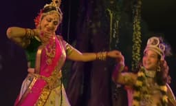 ജന്മാഷ്ടമി ദിനത്തിൽ രാധയുടെ വേഷത്തിലുള്ള ദൃശ്യങ്ങൾ പങ്കുവെച്ച് ഹേമമാലിനി; ആശംസകളുമായി താരം