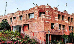 സംസാരം ലൈംഗികചുവയോടെ ; കൂടെ കിടന്നാല്‍ കൂടുതല്‍ മാര്‍ക്ക് വാഗ്ദാനം ; ജെഎന്‍യു പ്രൊഫസറുടെ പേരില്‍ പരാതി