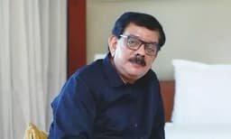 പ്രിയദർശൻ സെൻസർ ബോർഡിൽ; 18 അംഗങ്ങളെ ഉൾപ്പെടുത്തി സിബിഎഫ്സി പുനഃസംഘടിപ്പിച്ചു
