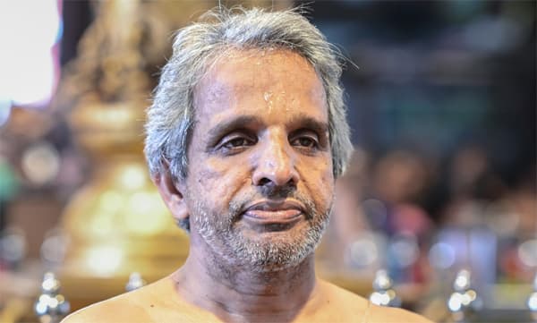 പഴയത്ത്‌ സതീശന്‍ നമ്പൂതിരി ഗുരുവായൂര്‍ മേല്‍ശാന്തി