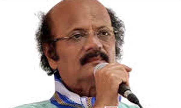 ബംഗാള്‍ രാഷ്ട്രീയത്തില്‍ വീണ്ടും ട്വിസ്റ്റ് ; പിന്മാറുന്നില്ലെന്ന് മമത ബാനര്‍ജിയുടെ സ്ഥാനാര്‍ത്ഥി റബിയുള്‍