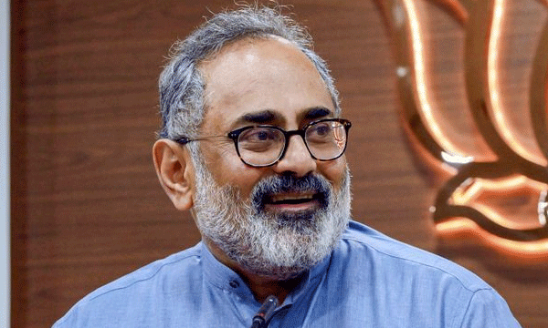 'പിണറായി വിജയന്റെ അഴിമതി വി.ഡി സതീശന്‍ ഏറ്റെടുത്തു ; മാസപ്പടിക്കേസില്‍ എന്തുകൊണ്ട് കേസെടുക്കില്ലെന്ന് മറുപടി പറയണം'