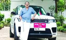 റേഞ്ച് റോവറിലെ ഔദ്യോഗിക യാത്ര; മന്ത്രി കെ.എം. ഷാജിക്കെതിരെ സർക്കാരിനും മോട്ടോർ വാഹന കമ്മീഷണർക്കും പരാതി