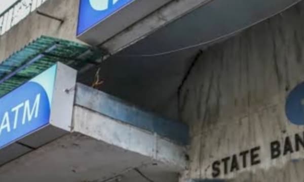 കാർഡ് എസ്ബിഐയുടേതാണോ? പണിമുടക്കിൽ പേടിക്കേണ്ട, ഏത് എടി‌എമ്മിൽ നിന്നും പണമെടുക്കാം; സേവനം സൗജന്യം