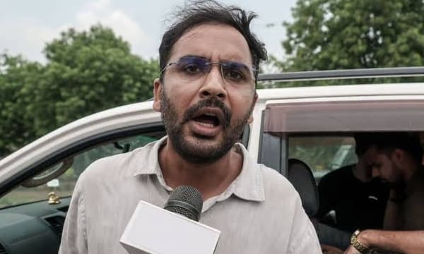 ഗുവാഹത്തി യോഗത്തിന് മുമ്പ് റാങ്കെയെ പൊലീസ് തടഞ്ഞു; ‘എന്താണിത്ര ഭയം?’ എന്ന് അഭിജിത് ദിപ്കെ