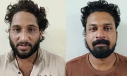 ഉപരാഷ്ട്രപതിയുടെ വാഹനവ്യൂഹത്തിന് നേരെ ബൈക്ക് ഓടിച്ച് കയറ്റി; 2 പേര്‍ അറസ്റ്റില്‍ 
