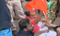 വേണ്ടി വന്നാൽ മോദിയെ കരിങ്കൊടി കാണിക്കുമെന്ന് ബിനു ചുള്ളിയിൽ; മുഖ്യമന്ത്രിക്കും ആഭ്യന്തരമന്ത്രിക്കും അതൃപ്തിയില്ല?