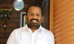 സ്വന്തം പഞ്ചായത്ത്  നോക്കാൻ കഴിവില്ലാത്ത അധികാരമോഹി; ടി എൻ പ്രതാപനെതിരെ രൂക്ഷ വിമർശനവുമായി പ്രവർത്തകർ
