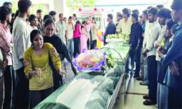 സഹപാഠികളുടെയും, സഹപ്രവര്‍ത്തകരുടെയും കണ്ണീരില്‍ കുതിര്‍ന്ന യാത്രാമൊഴി