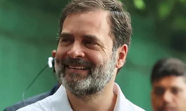 'ചൗക്കീദാർ ചോർ ഹേ' കേസിൽ രാഹുൽ ഗാന്ധിക്ക് ആശ്വാസം: വിചാരണക്കോടതി നടപടികൾ സുപ്രീം കോടതി സ്റ്റേ ചെയ്തു