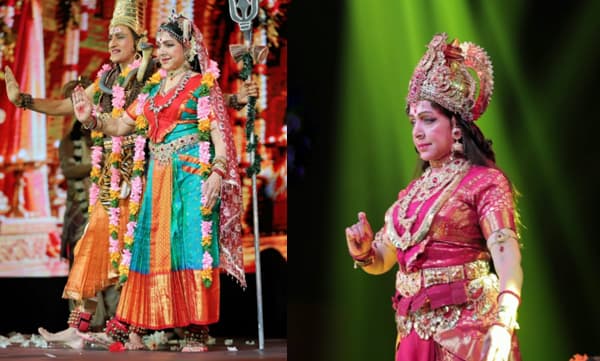 ആഗ്ര ദാണ്ഡിയ നവരാത്രി ആഘോഷത്തില്‍ ‘ദുര്‍ഗ’യെ അവതരിപ്പിച്ച് ഡ്രീം ഗേള്‍ ഹേമമാലിനി; 77-ാം വയസ്സിലെ നൃത്തചടുലതയ്ക്ക് കൈയടിച്ച് ആരാധകര്‍