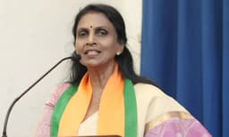 രാഹുല്‍ ഗാന്ധിക്കെതിരായ അധിക്ഷേപ പരാമര്‍ശം; ആര്‍ ശ്രീലേഖയ്‌ക്കെതിരെ ഡിജിപിക്ക് പരാതി നല്‍കി യൂത്ത് കോണ്‍ഗ്രസ്
