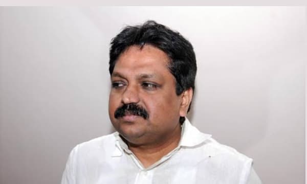 മുൻ ഡിജിപി ടോമിൻ ജെ തച്ചങ്കരി ജയിൽ മോചിതനായി; കർശന ഉപാധികൾ പാലിക്കണം