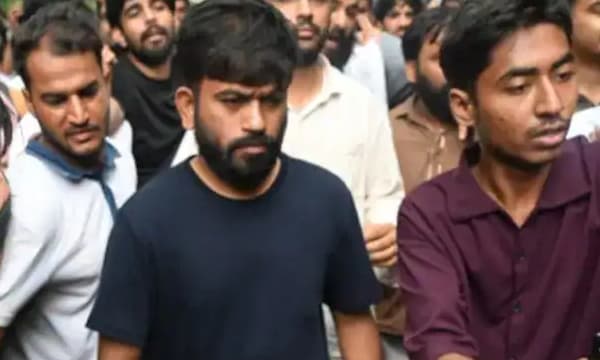 'ലെഹരാ ദൊ തിരംഗ' മാർച്ചിനു തൊട്ടു മുമ്പ് അഭിജീത് ദിപ്കെയെ ഡൽഹി പോലീസ് കസ്റ്റഡിയിലെടുത്തു