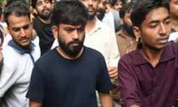'ലെഹരാ ദൊ തിരംഗ' മാർച്ചിനു തൊട്ടു മുമ്പ് അഭിജീത് ദിപ്കെയെ ഡൽഹി പോലീസ് കസ്റ്റഡിയിലെടുത്തു