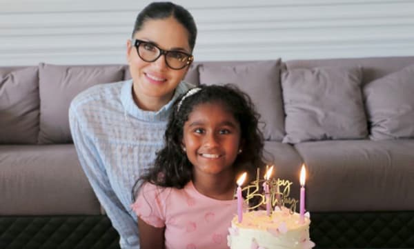 photo-www.instagram.com/sunnyleone/