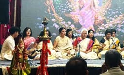 ഭക്തിയുടെയും സംഗീതത്തിന്റെയും സുകൃതസംഗമമായി ഹൂസ്റ്റൺ ശ്രീ ഗുരുവായൂരപ്പൻ ക്ഷേത്രത്തിലെ നവരാത്രി