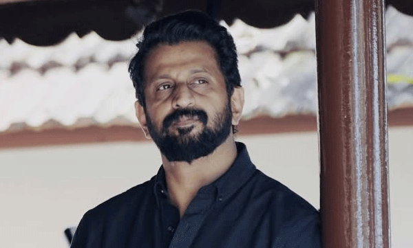 എസ്ഐആർ വിരുദ്ധ പ്രക്ഷോഭങ്ങൾക്ക് ഐക്യദാർഢ്യവുമായി ഗായകൻ ജോബ് കുര്യൻ; ഗ്യാനേഷ് കുമാറിന്റെ രാജി ആവശ്യപ്പെട്ടു
