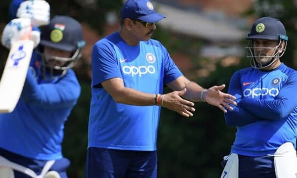 ഏകദിനത്തില് നിന്ന് ധോണി ഉടന് വിരമിച്ചേക്കും: സൂചന നല്കി കോച്ച് രവി ശാസ്ത്രി