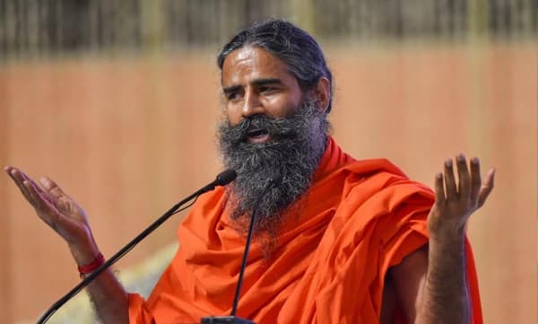ജെഎന്യുവിലെ മുതിര്ന്ന വിദ്യാര്ത്ഥികള്ക്ക് പെന്ഷന് ഏര്പ്പെടുത്തണം; പണം കിട്ടിയാല് അവര് മിണ്ടാതിരിക്കുമെന്ന് ബാബ രാംദേവ്