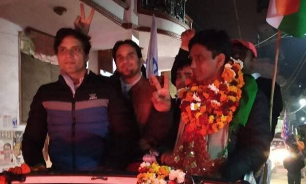 Shots fired at AAP MLA Naresh Yadav's convoy, 1 volunteer dead