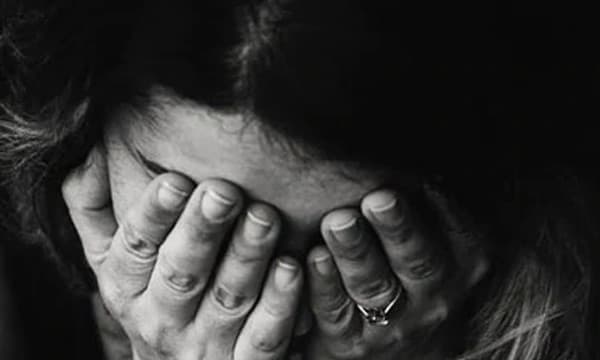 മൂന്ന് വര്ഷം മുമ്പ് വീട്ടില് നിന്നും തട്ടിക്കൊണ്ടുപോയി, യുവതിയെ 50,000 നും 70,000 നും വിറ്റു വിലവാങ്ങി ; അനേകംതവണ കൂട്ടബലാത്സംഗം നടത്തി ; ഇവരുടെ രണ്ടുവയസ്സുകാരി മകളെയും കച്ചവടം ചെയ്തു