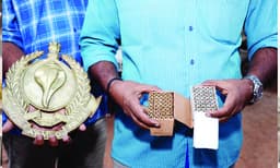 'ഉണ്ടയുരുക്കി' പോലീസ് മുദ്ര പണിയിച്ചു? സി.എ.ജിയുടെ കണ്ടെത്തലുകള് പൂര്ണമായും തള്ളിക്കളഞ്ഞ് ആഭ്യന്തര വകുപ്പ് ; ബെഹ്റയെ ബിശ്വാസം, വെള്ളപൂശി