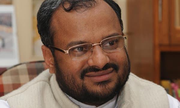 പുതിയ ലൈംഗികാരോപണത്തില് സ്വമേധയാ കേസെടുക്കാത്തത് ദുരൂഹം; പ്രത്യേക എഫ്.ഐ.ആര് രജിസ്റ്റര് ചെയ്യണം: എസ്.ഒ.എസ്