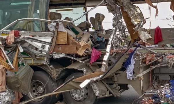 അവിനാശി അപകടത്തിന്റെ പൂര്ണ്ണ ഉത്തരവാദിത്വം ലോറി ഡ്രൈവര്ക്ക് ; കണ്ടെയ്നര് ലോറികളുടെ ഓട്ടം നിയന്ത്രിക്കാന് നടപടിയെടുക്കുമെന്ന് മന്ത്രി