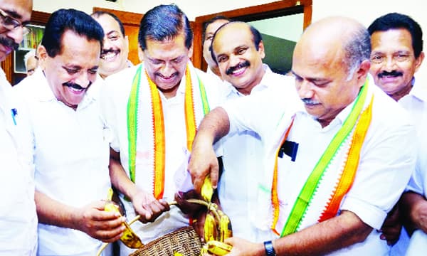 ഐക്യകാഹളത്തില് ഫ്രാന്സിസ് ജോര്ജും പി.ജെ. ജോസഫിനൊപ്പം; കോവിഡ്-19 ചതിച്ചതിനാല് കേരളാ കോണ്ഗ്രസുകളുടെ സംയുക്ത ലയന പ്രഖ്യാപനം നടന്നില്ല