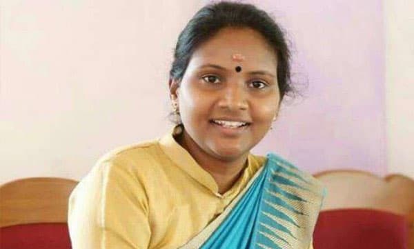 മുതലമടയില് കൊവിഡ് സ്ഥിരീകരിച്ചയാളുടെ സമ്പര്ക്ക പട്ടികയിലും രമ്യാ ഹരിദാസ്