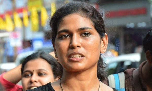 രഹ്ന ഫാത്തിമയുടെ മുന്കൂര് ജാമ്യാപേക്ഷ; ഹൈക്കോടതിയില് സമര്പ്പിച്ച ഹര്ജി കോടതി ഇന്ന് പരിഗണിച്ചേക്കും