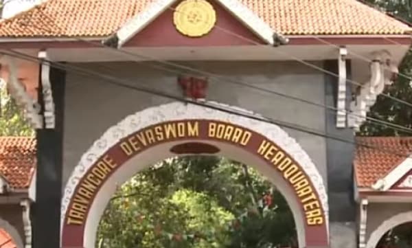 കൊവിഡ് രോഗ വ്യാപനം കൂടുന്നു ; തിരുവിതാംകൂര് ദേവസ്വം ബോര്ഡ് ക്ഷേത്രങ്ങളില് ഭക്തർക്ക് നിയന്ത്രണം തുടരും