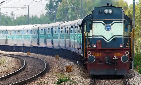 230 സ്പെഷല് ട്രെയിനുകളിലേയ്ക്കുള്ള തല്ക്കാല് റിസര്വേഷന് ആരംഭിച്ചു