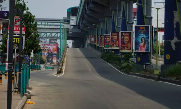 സംസ്ഥാനത്ത് സമ്പൂര്ണ ലോക്ക്ഡൗണ് വേണ്ടെന്ന് സര്വകക്ഷിയോഗത്തില് ധാരണ