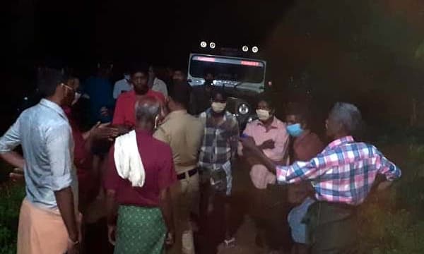 കുടുംബവീട്ടിലേക്ക് കൊണ്ടുപോയത് മെമ്മറി കാര്ഡ് എടുക്കാന്; നാട്ടുകാര് കൂടിയപ്പോള് വനപാലകര് ഓടി ; വനംവകുപ്പിന്റെ ക്യാമറ തകര്ന്നതിന് കസ്റ്റഡിയില് എടുത്ത ഫാം ഉടമ കിണറ്റില് മരിച്ച നിലയില്