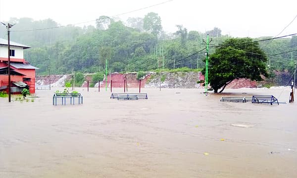 വൃഷ്ടി പ്രദേശത്ത് ശക്തമായ മഴ; പമ്പാ ഡാം തുറക്കാന് സാധ്യത; ജാഗ്രത പുലര്ത്താന് നിര്ദേശം