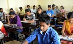 അവസാന വര്ഷ പരീക്ഷയ്ക്കായി കോളജുകള് തുറക്കാമെന്ന് കേന്ദ്രം സുപ്രീംകോടതിയില്