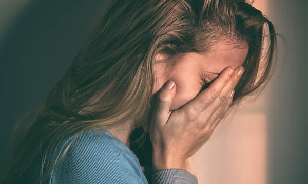 17 കാരിയെ കൂട്ടബലാത്സംഗം ചെയ്തു; പിറ്റേന്ന് പെണ്കുട്ടി ആത്മഹത്യ ചെയ്തു ; അന്വേഷണത്തിന് രണ്ടു മാസം കഴിഞ്ഞ് കുഴിതോണ്ടി പോലീസ്