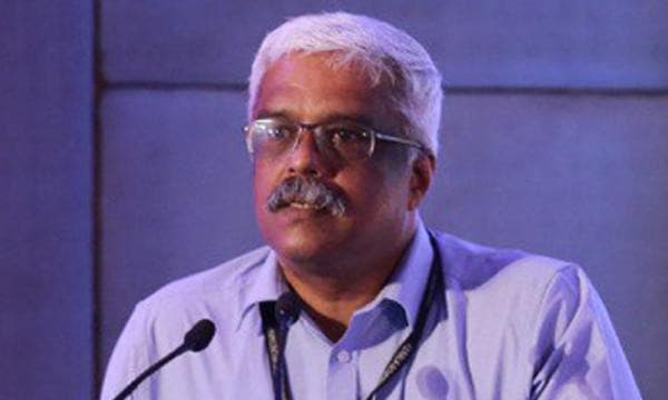 ഡോളര് കടത്തിയ കേസില് എം ശിവശങ്കറിനെ ഒഴിവാക്കി കസ്റ്റംസ് എഫ്ഐആര് ; സരിത്തും സ്വപ്നയും പ്രതികള് ഖാലിദിനെയും പ്രതിചേര്ക്കും
