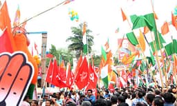 സ്വര്ണക്കടത്ത്-അനുബന്ധ കേസുകള്, മൂക്കറ്റം മുങ്ങി ഇടതുമുന്നണി ; യു.ഡി.എഫിനും ബി.ജെ.പിക്കും തലവേദനയാകുന്നത് ആഭ്യന്തരപ്രശ്നങ്ങള്